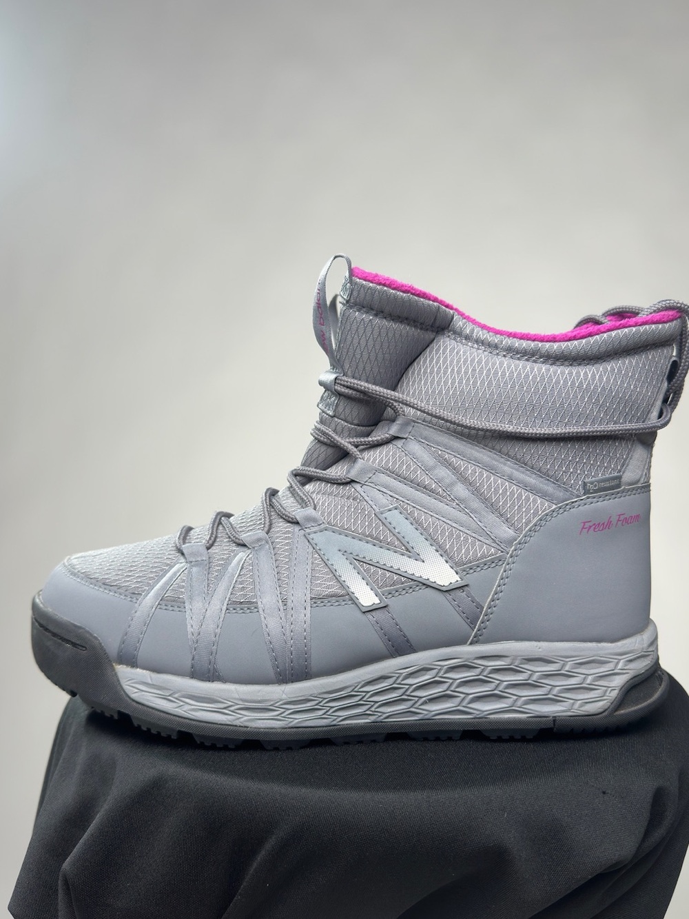 New Balance Walking Shoes Boots for Cold Weather size 11 Women’s